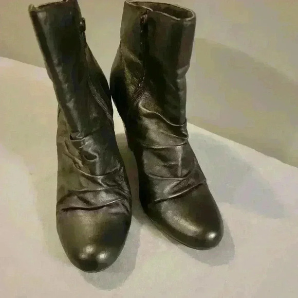 Ana Leather Zipper Ankle Boots Black Size 9.5 Previously owned - Picture 1 of 5